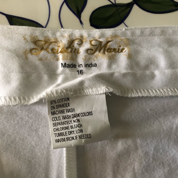 White capri pants, size 16 - Picture 3 of 5